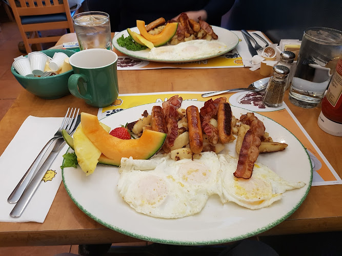 Cora Breakfast and lunch – Nepean