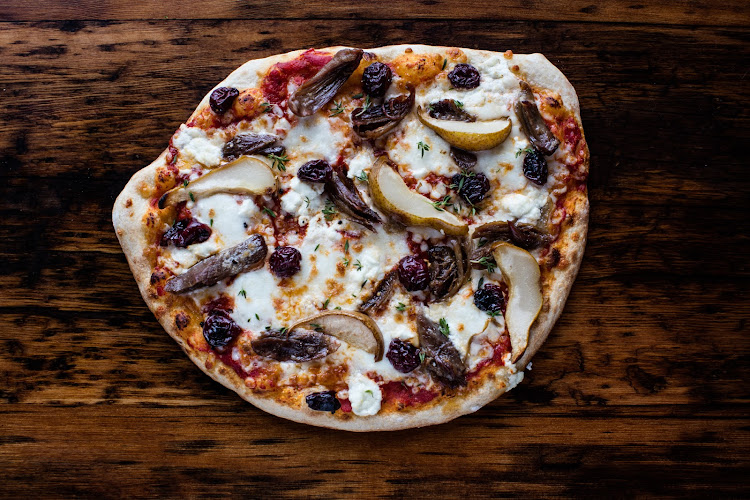 Crust & Crate Fast Fired Pizza Pub – The Glebe