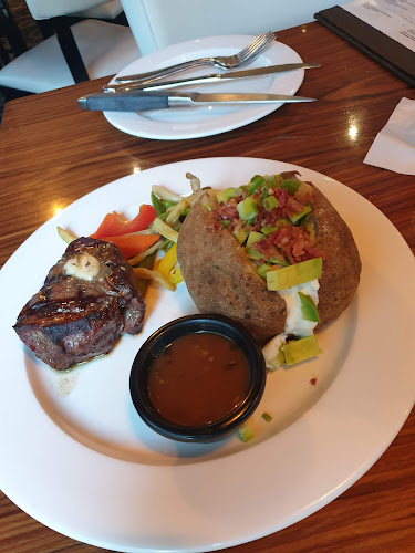 Madisons Restaurant & Bar