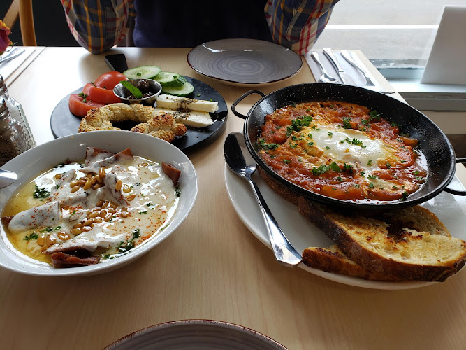 Mazarine Restaurant