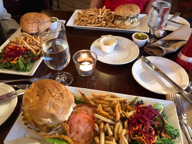 Petit Bill’s Bistro