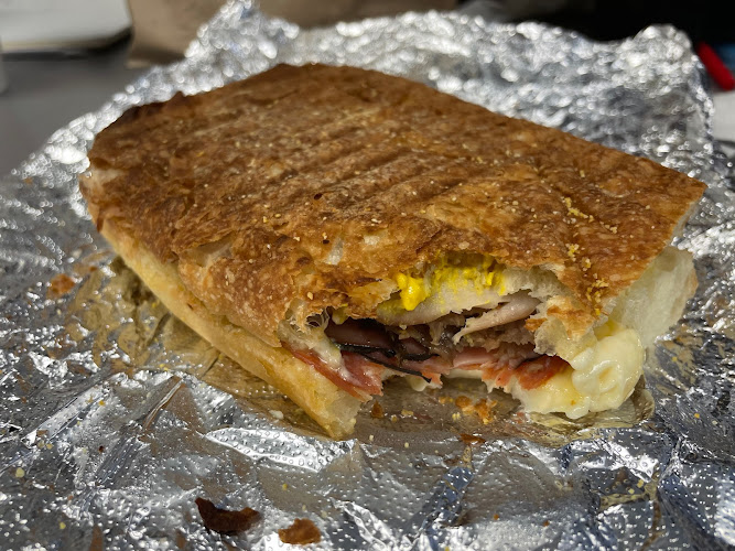 Pop’s Paninis Canotek