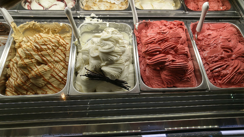 Stella Luna Gelato Café