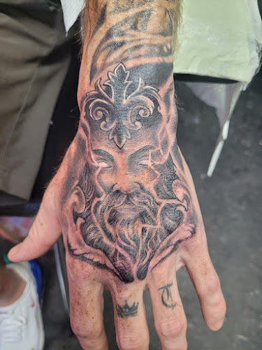 Black Pearl Bodyart & Piercing Salon