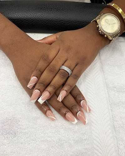 CoCo Nails & Lashes (Tanger Outlets)
