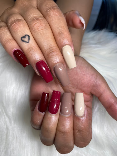 Glamorous Nails and Spa