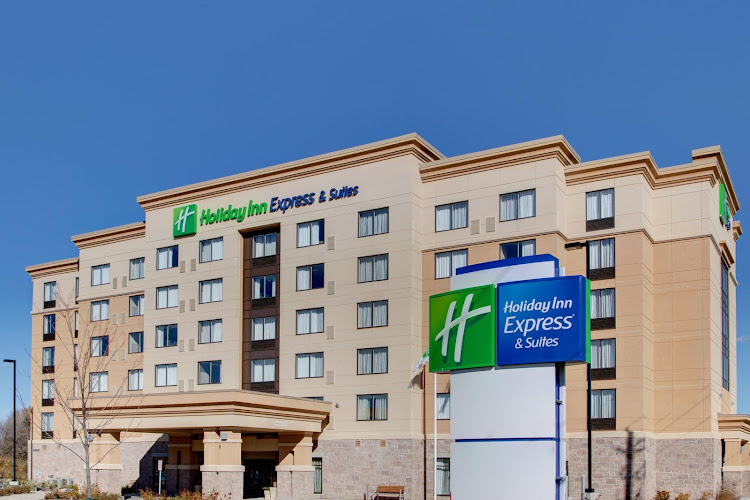 Holiday Inn Express & Suites Ottawa West – Nepean, an IHG Hotel