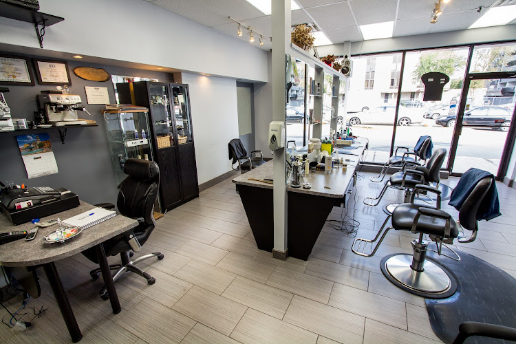 Khalil Barbershop Men’s Hairstylist