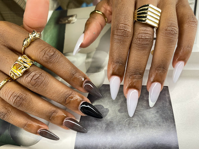La Crystal Nail & Spa