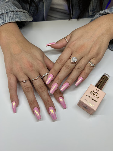 LuxMe nails and spa