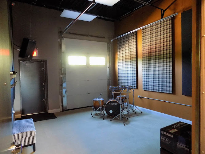 Record Runner Rehearsal Studios Inc.