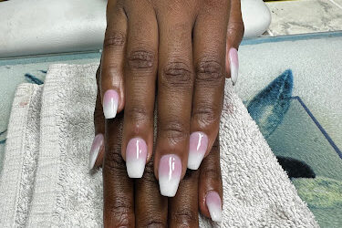 Royale One Nails