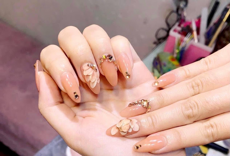 T-NAILS & SPA