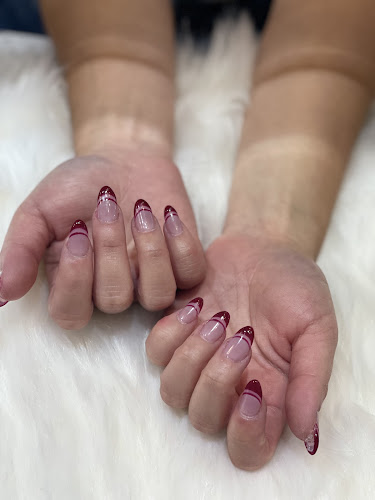 tBeauty Lounge